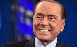 Бывший премьерминистр Италии Берлускони попал в больницу