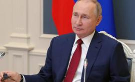 Что говорят в Кремле о самочувствии Путина после вакцинации от коронавируса