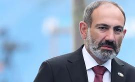 Премьер Армении объявил что уйдет в отставку в апреле