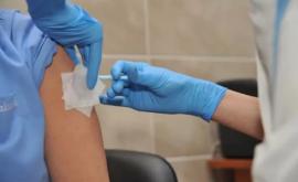 140 de mii de doze de vaccin AstraZeneca vor ajunge în Moldova pînă în mai