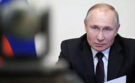 Путин подписал закон обнуляющий его президентские сроки
