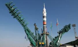 Trei astronauţi sunt în drum spre Staţia Spaţială Internaţională după ce au decolat din Kazahstan