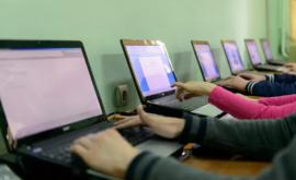 10 000 ноутбуков будут распределены в школы страны