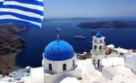 Греция отменяет обязательный карантин для туристов из 32 стран