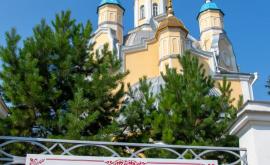 Митрополит Кишинёвский и всея Молдовы просит открыть кладбища в Родительский день