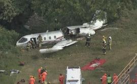 Un avion de mici dimensiuni sa prăbușit la aterizare pe un aeroport din Brazilia