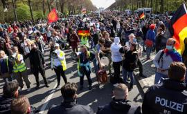 Германия ужесточила ограничения вопреки протестам