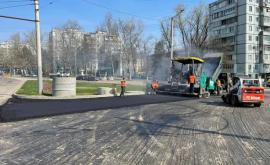 Pe mai multe strazi din capitală au început lucrările de reparație a drumului