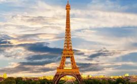 Turnul Eiffel împlineşte azi 132 de ani de la inaugurare