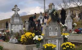 Hotărît Se permite accesul în cimitirele din Chișinău