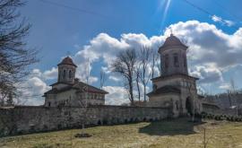Cum Șciusev a reușit să convingă o celebră artistă să picteze biserica dintrun sat moldovenesc VIDEO
