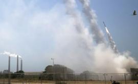 Десятки ракет запустили из сектора Газа в сторону израильских городов