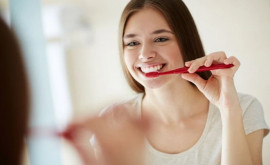 Cum să păstraţi dinţii sănătoşi