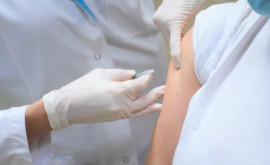 Începînd de astăzi moldovenii se pot programa online la vaccinare