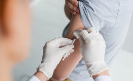 Названы самые частые побочные эффекты после прививок в Молдове