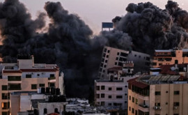 Israelul a distrus în Gaza o clădire unde aveau birouri AP și AlJazeera