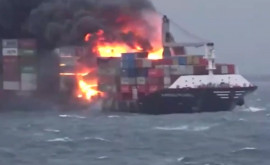 Explozii și incendiu de proporții pe o navă din Oceanul Indian