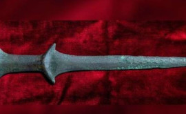 Cea mai veche sabie din lume descoperită întro mănăstire italiană