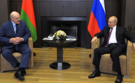 Лукашенко заявил что не обсуждал с Путиным создание в Беларуси российских военных баз