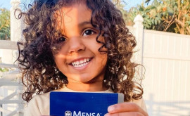 O fetiță de 2 ani a devenit cel mai tânăr membru al Mensa societatea oamenilor cu cel mai mare IQ 