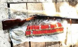O armă deținută ilegal depistată întro gospodărie din Telenești