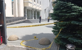 Из здания суда в центре Кишинева эвакуировали людей изза сообщения о бомбе