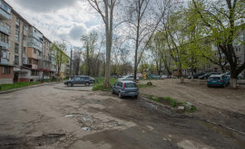 Сегодня начинаются работы по капитальному ремонту 14 дворов Кишинева