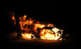 Patru mașini distruse de flăcări la Botanica