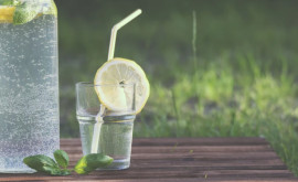 Почему нужно пить воду с лимоном
