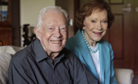 Бывший президент США Джимми Картер и его жена Розалин отметили 75летие брака