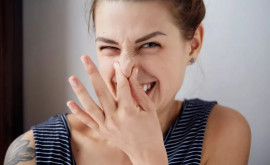 5 причин неприятного запаха пота