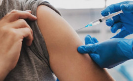 Au fost numite simptomele periculoase după vaccinarea împotriva coronavirusului 