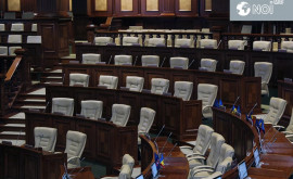 Заседание парламента возобновится в четверг Будут избраны руководящие органы