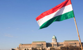 Ungaria permite de marţi intrarea vizitatorilor ruşi vaccinaţi sperînd în revigorarea turismului