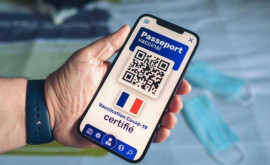 Парламент Франции утвердил паспорта здоровья