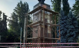 В столице начат ремонт памятника Сергею Лазо 