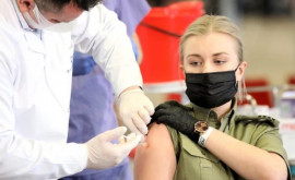 В ЕС 70 взрослых получили хотя бы одну прививку от коронавруса
