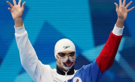 Российскому пловцу не дали выйти на награждение в маске кота на Олимпиаде в Токио