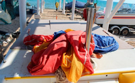 În Crimeea o barcă sa răsturnat din cauza unei meduze pe care au văzuto turiștii