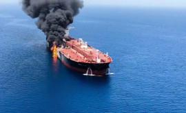 Напавшие на танкер в Оманском заливе покинули судно
