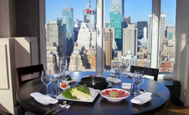 Рестораны и фитнесзалы в НьюЙорке не будут впускать непривитых граждан