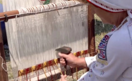 Mîndri că păstrează tradițiile din străbuni La CeadîrLunga a avut loc Festivalul covorului