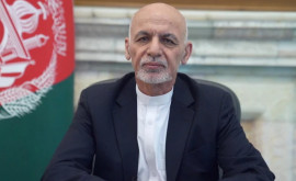 Президент Афганистана улетел из страны с набитыми деньгами машинами