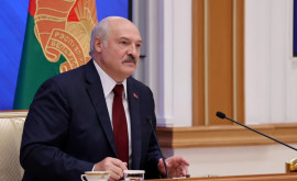 Лукашенко посоветовал перейти с компьютеров на бумагу в целях защиты информации