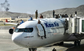 Afganii nu au în continuare intrare liberă pe aeroportul din Kabul