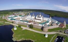 De ce călugării de la mănăstirea Solovețki din nordul Rusiei cîntă în limba moldovenească 