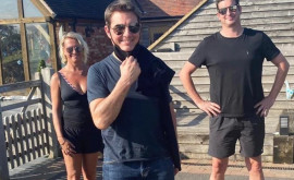 Tom Cruise a aterizat cu elicopterul în grădina unei familii din Marea Britanie
