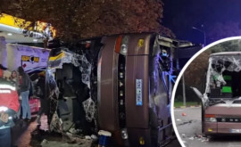 Pasagerii implicați în accidentul din Kiev vor fi preluați de un alt autocar