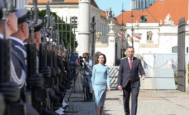 Președintele Poloniei sa pierdut în spațiu Maia Sandu la ajutat să revină la locul său