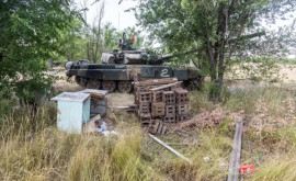 В России на мусорке нашли брошенный танк